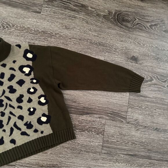 Escada Olive Green Leopard Turtleneck Sweatwer - Picture 4 of 11